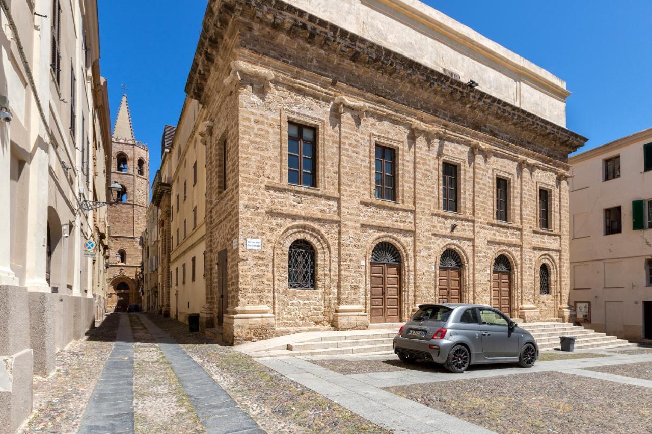 La Finestra Sul Teatro Apartment Alghero Exterior photo
